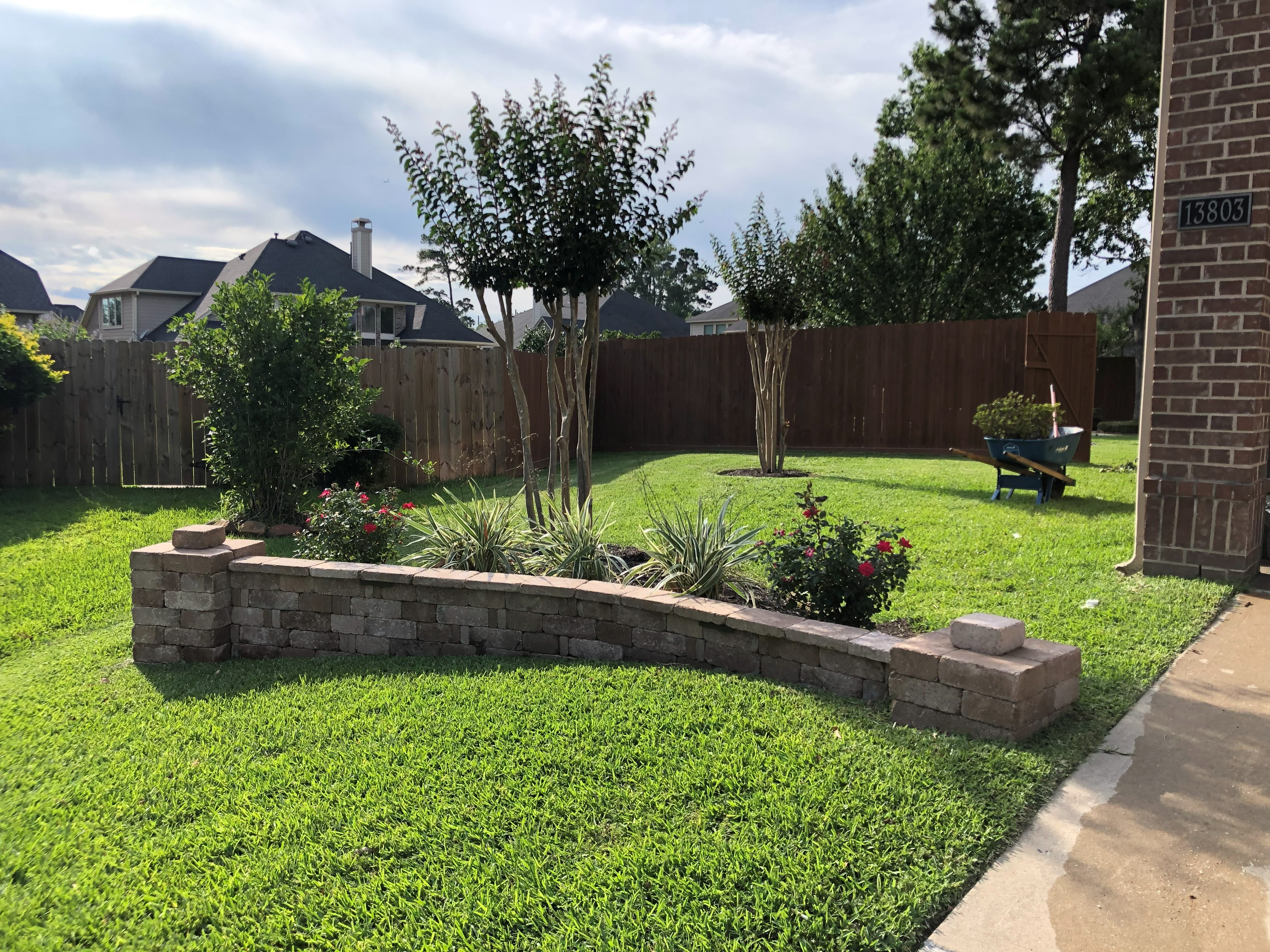Retaining wall and landscape install Houston TX